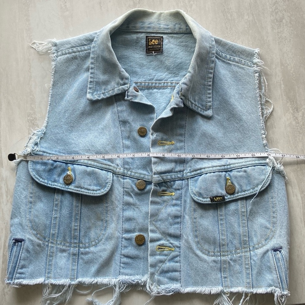 LEE Distressed Vest - Picture 3 of 13